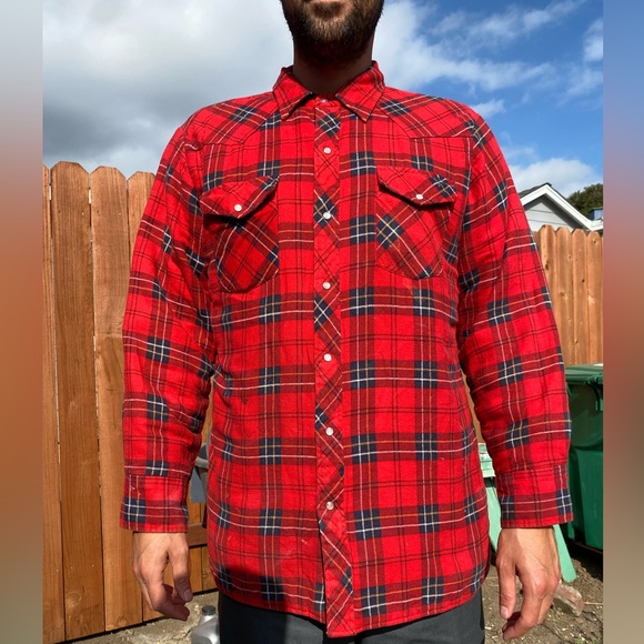 Wrangler button down, plaid, lined jacket - Picture 2 of 16